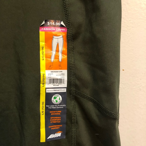 Dark Green Capri Active Leggings with Pockets - Picture 3 of 4